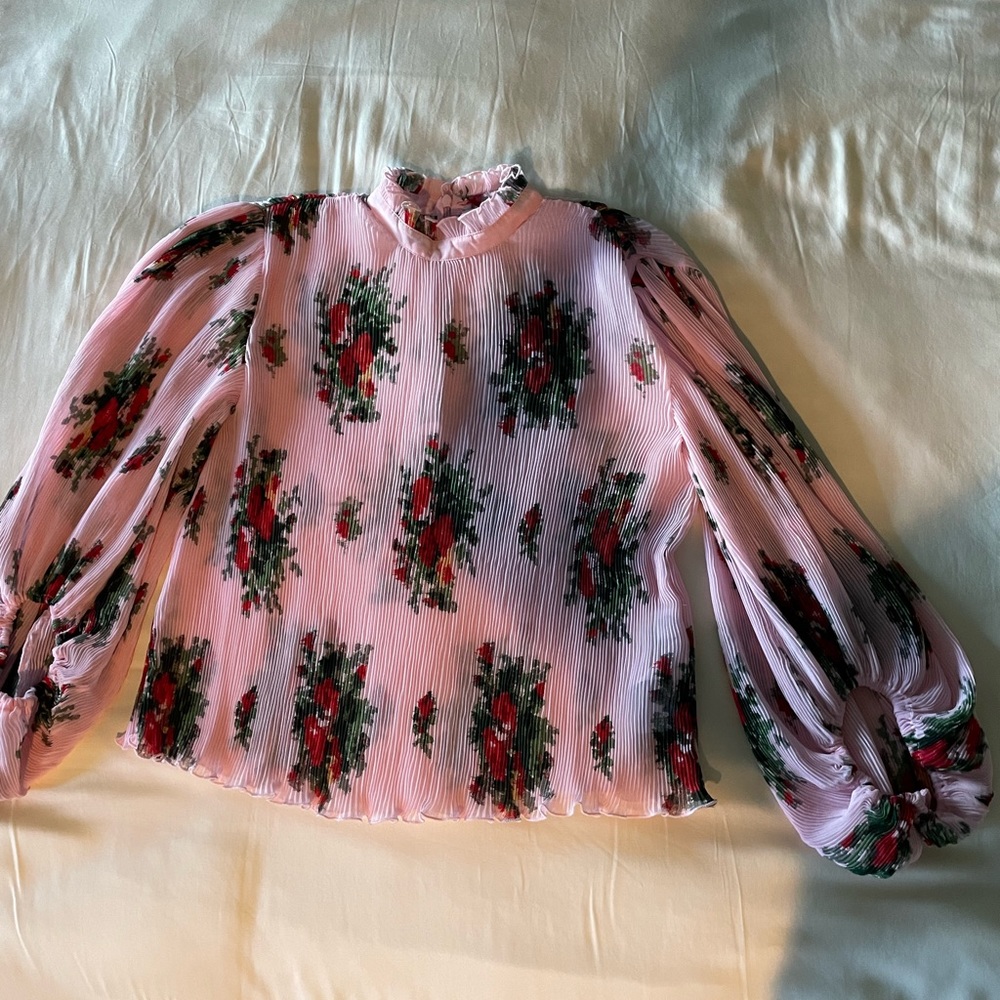 GORGEOUS Ganni Pleated Georgette top, size 2 (EUR size 34)